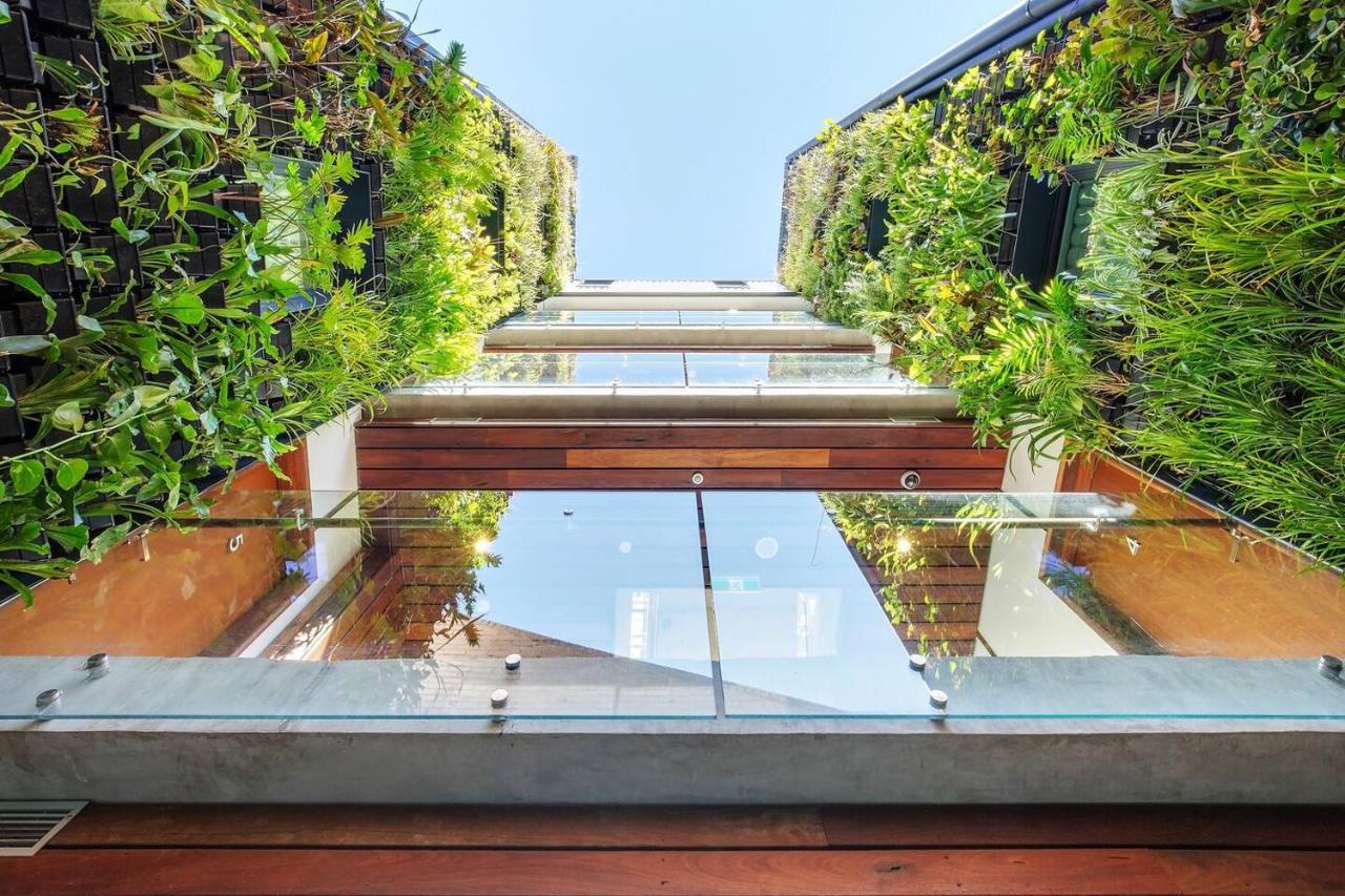 Luxe Eco Suite in Australia's Greenest Building - Chambres d’hôtes