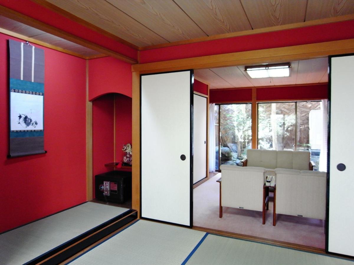 Japanese-Style Deluxe Room with Shared Bathroom