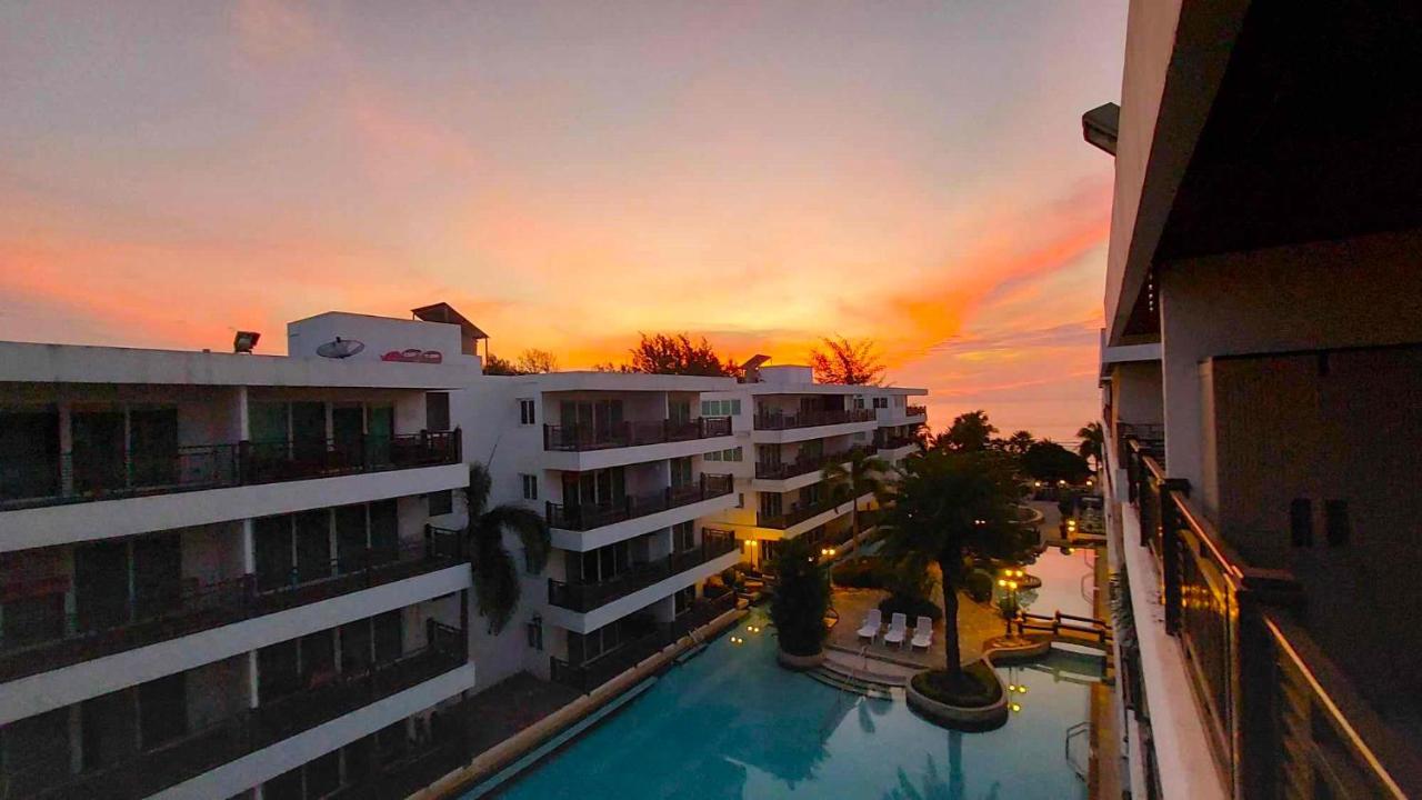 Beachfront Apartment with Balcony, Sea View & Pool View - Cha Am - Hua Hin - B&B Ban Pak Khlong Cha-am