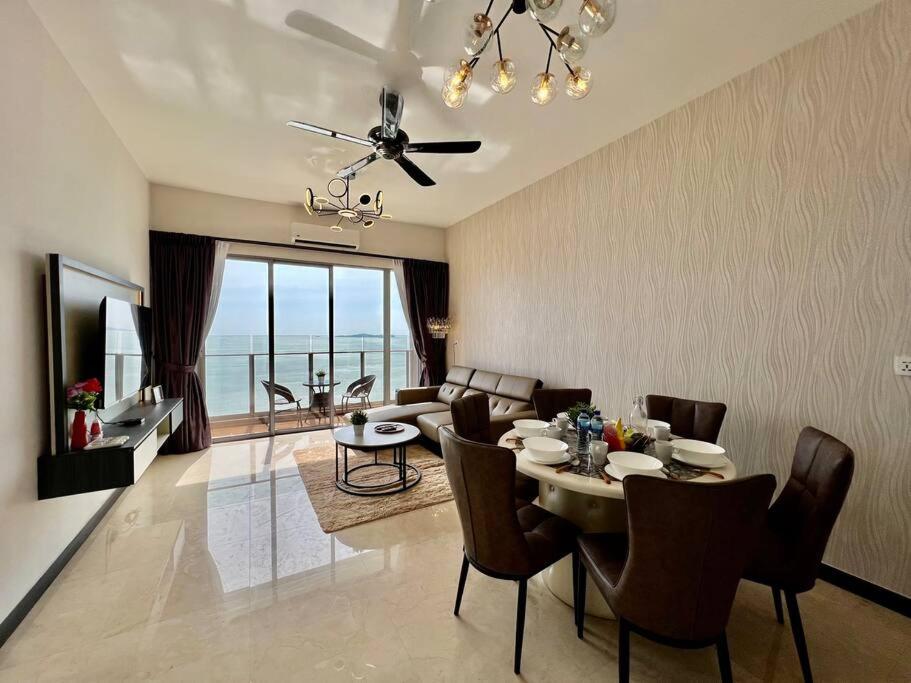 Melaka Silverscape Stay -3room/8pax/55'tv/TV-Box - Ferienwohnung