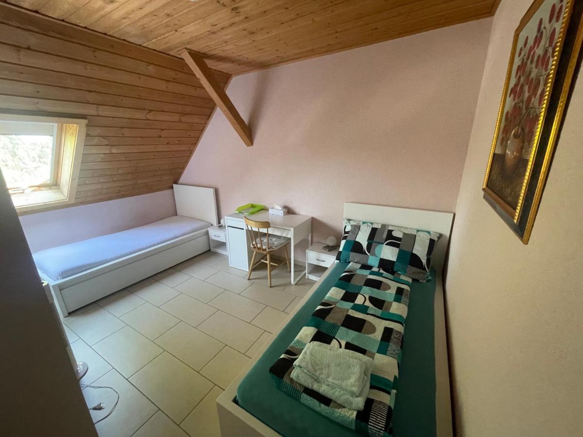 Standard Twin Room with Shared Bathroom