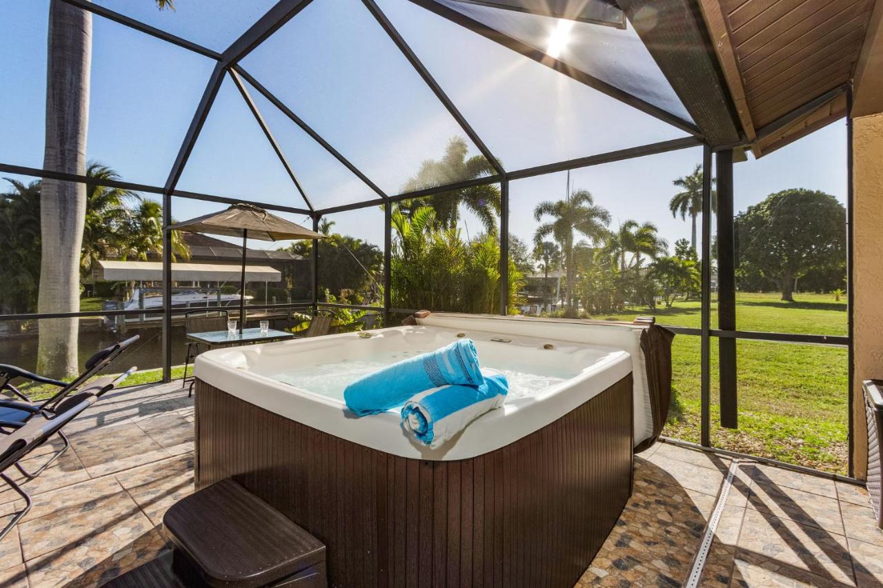 BRAND NEW RENTAL, Heated Pool, DIRECT Gulf access - Villa Bimini Breeze - Roelens Vacations - B&B Cape Coral