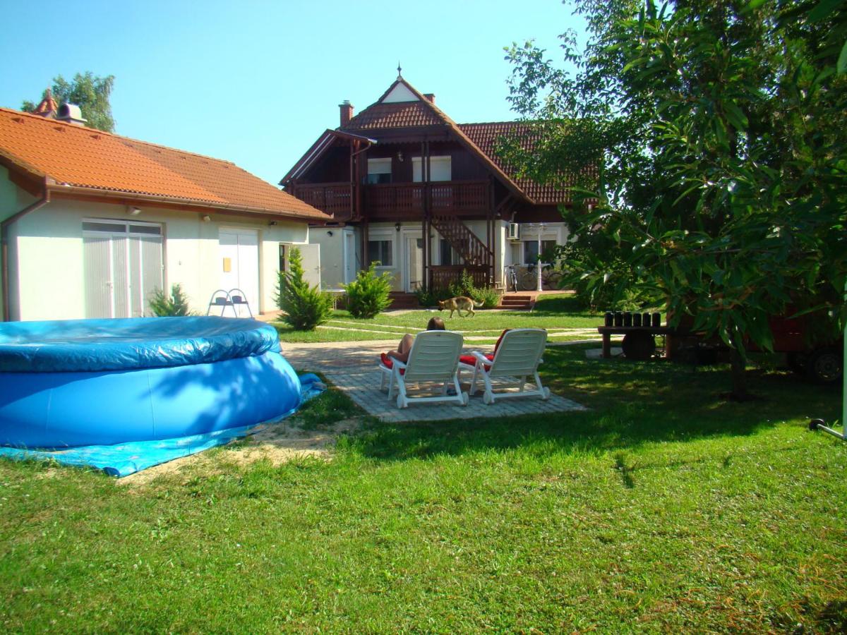 Farkas Guesthouse - B&B