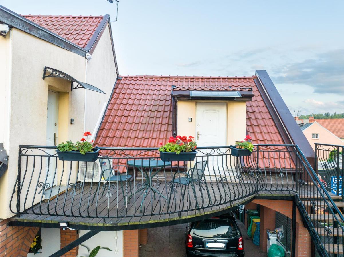 Apartment with Balcony (4)
