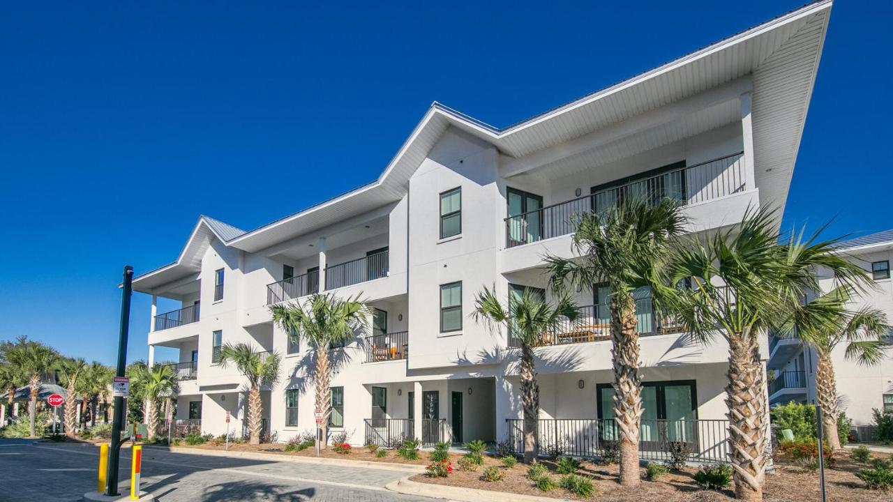 Hidden Lake Condos 321 - Short walk to Gulf Place - B&B