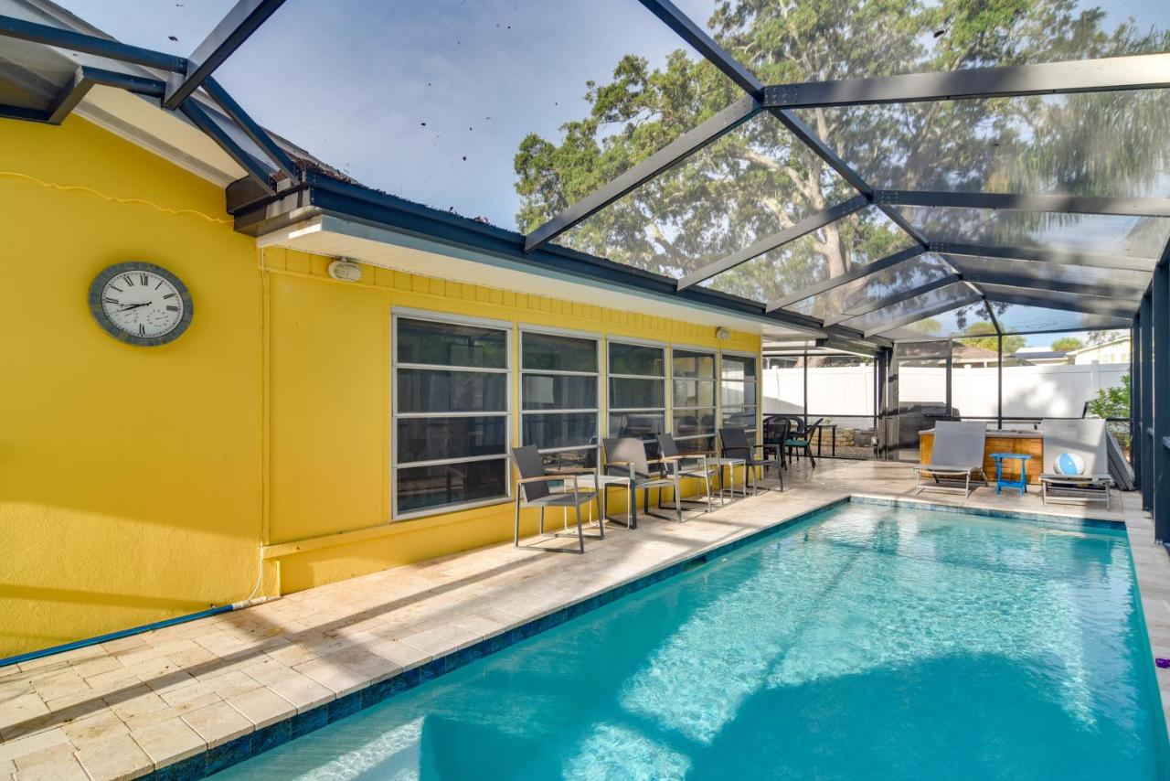 4 Mi to Dog Beach Largo Home with Pool and Hot Tub! - B&B