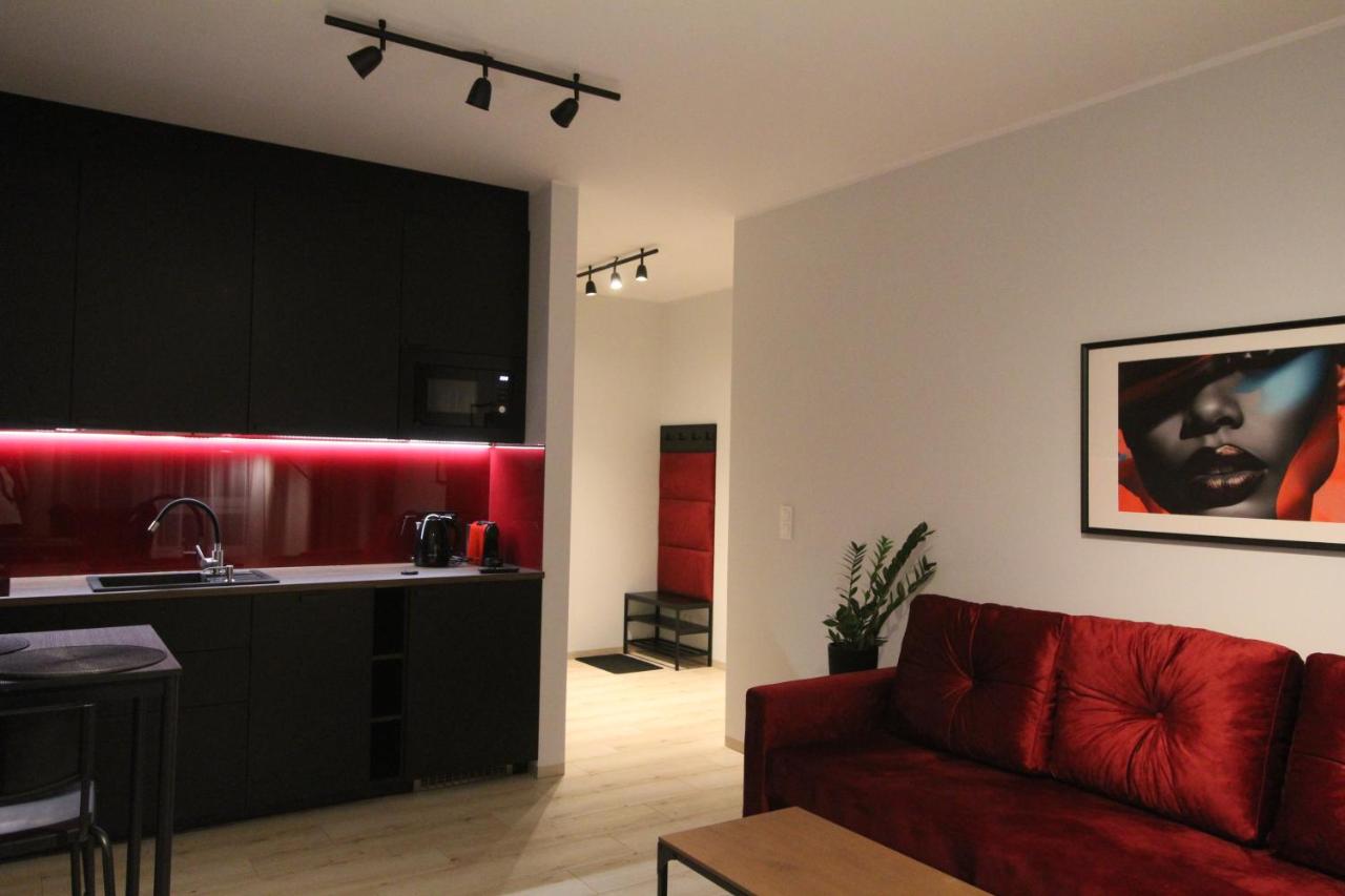 B&B Varsavia - NEW Apartment Mona Warsaw Red - Bed and Breakfast Varsavia