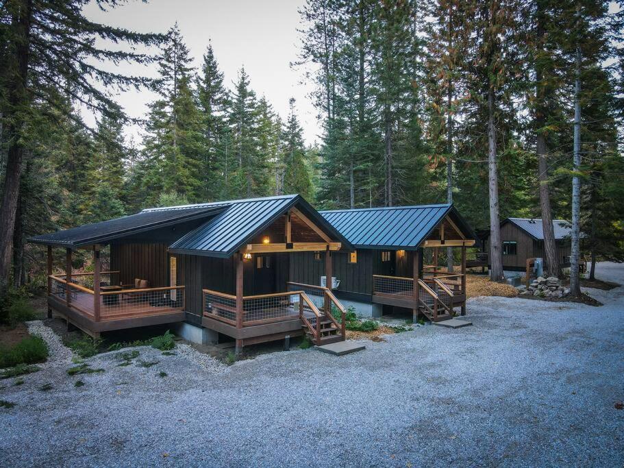 B&B Leavenworth - Wilderness Lodge 1 bedroom cabin in the woods at Lake Wenatchee - Bed and Breakfast Leavenworth