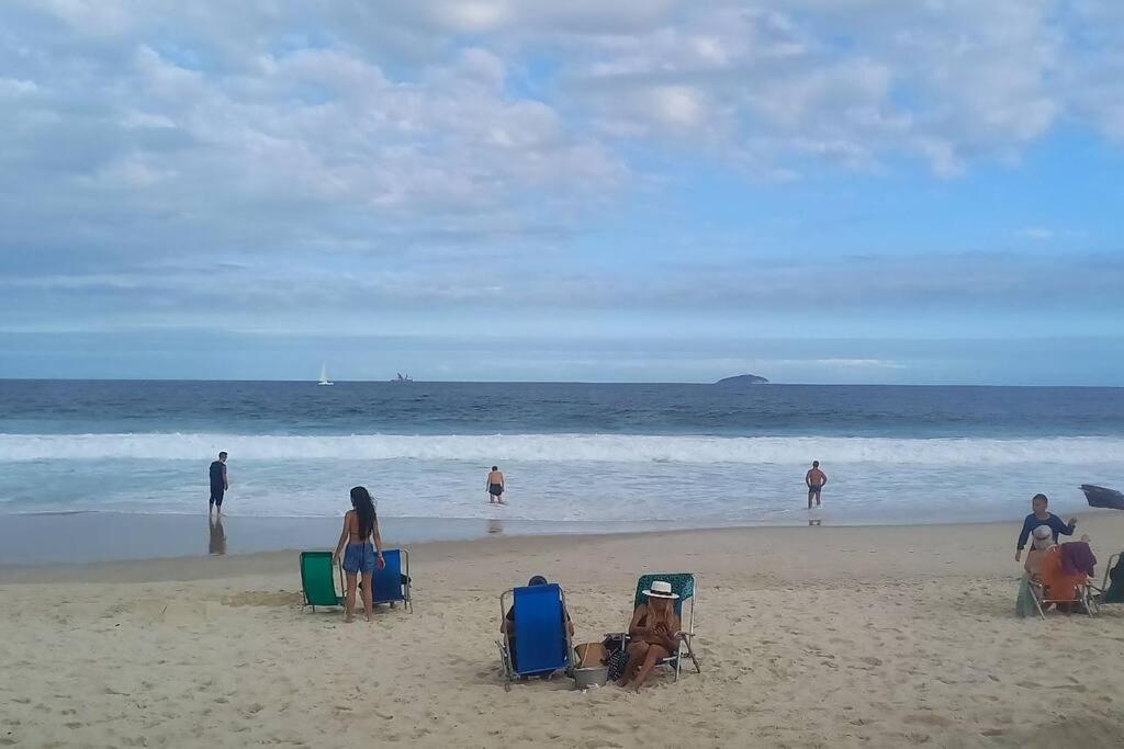 Apartamento em copacabana a 100 metros da praia - Bed and Breakfast Rio de Janeiro
