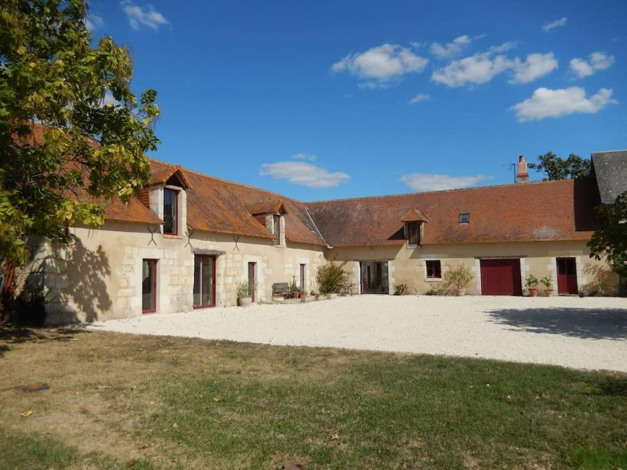 B&B Charnizay - Gite à la ferme 15 personnes avec jacuzzi - Bed and Breakfast Charnizay