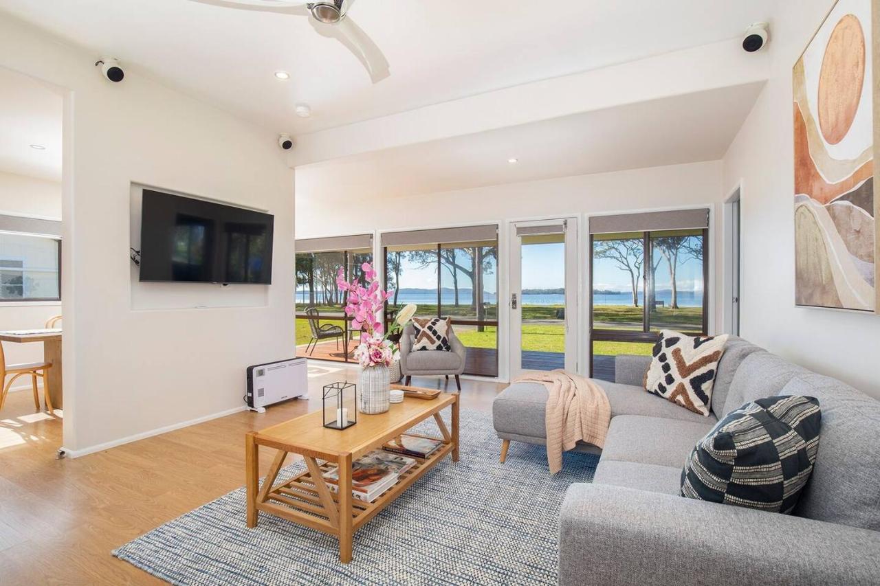 'Swan Cottage' Port Stephens Waterfront Solace - B&B