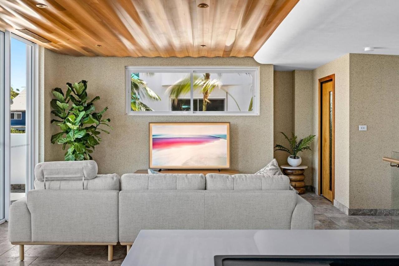 'Harbour Lights' Iconic Maritime-inspired Living - B&B