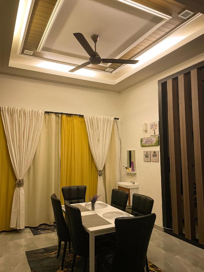 Homestay Husna - Bed and Breakfast Dungun