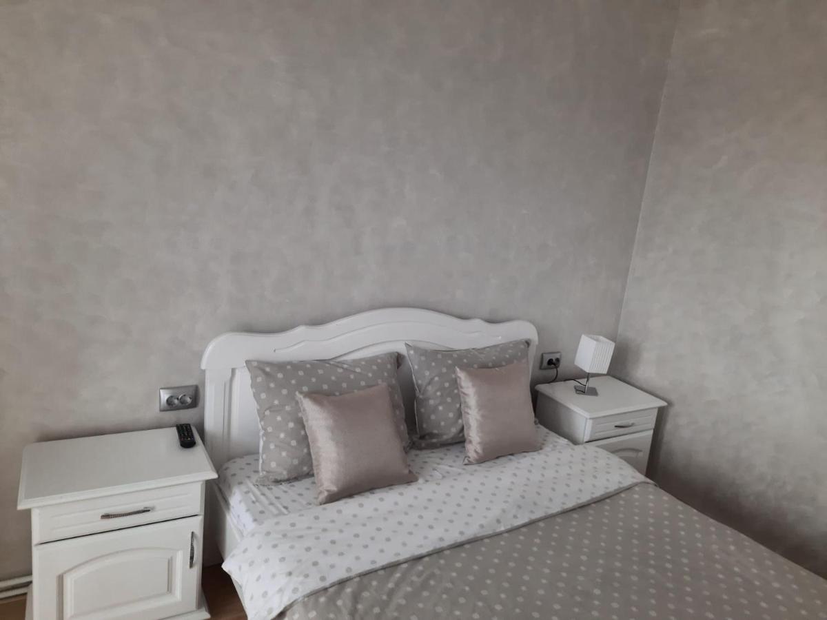 Apartament Panoramic Toplița - Bed and Breakfast Topliţa