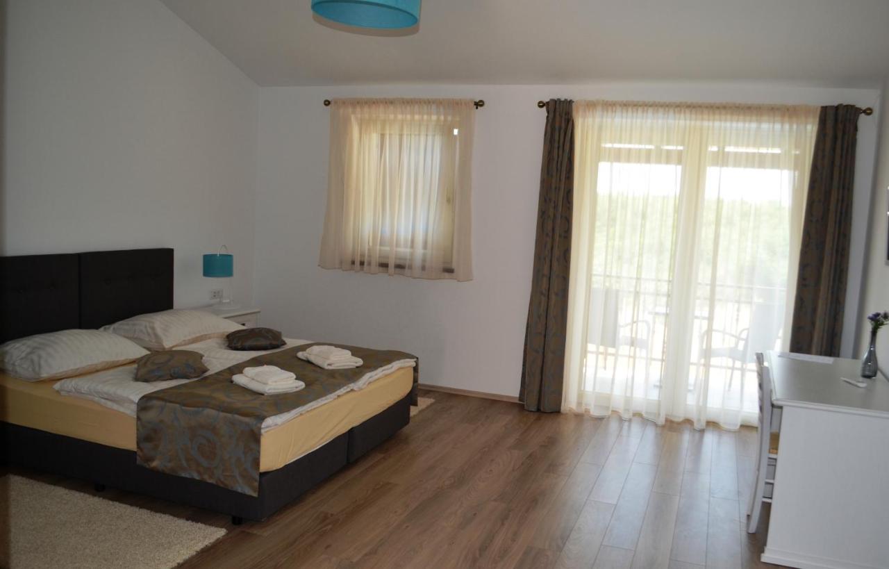 Comfort Tweepersoonskamer met Balkon en Uitzicht op het Zwembad