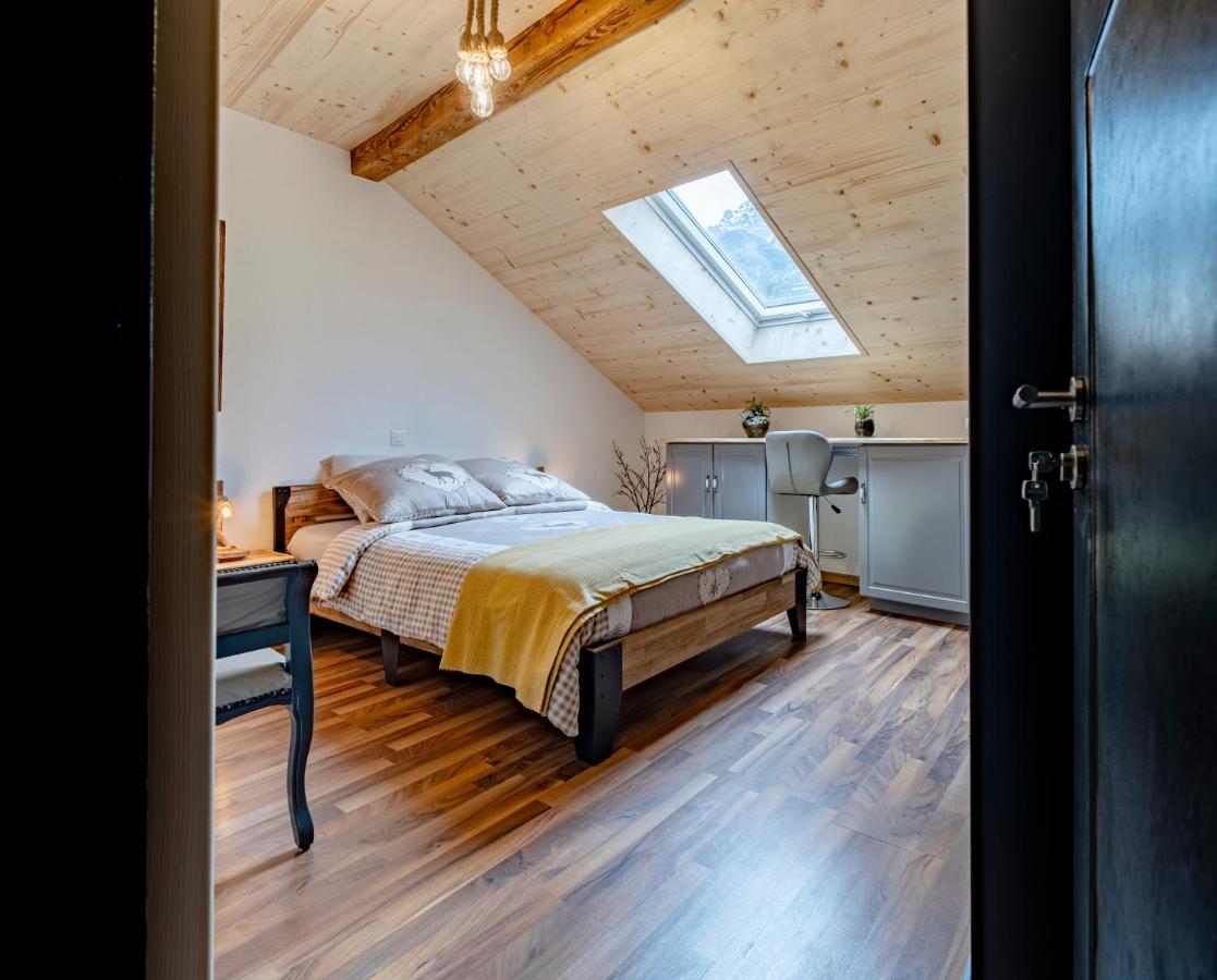Single Room with Shared Bathroom