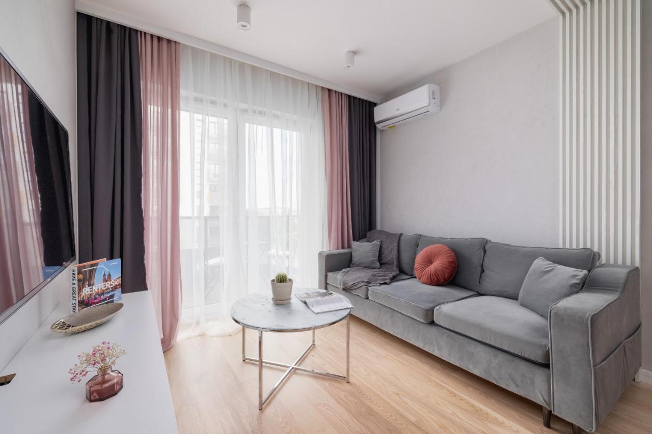 B&B Krakau - Vetulaniego Apartment with Air Conditioning & Parking by Renters Prestige - Bed and Breakfast Krakau