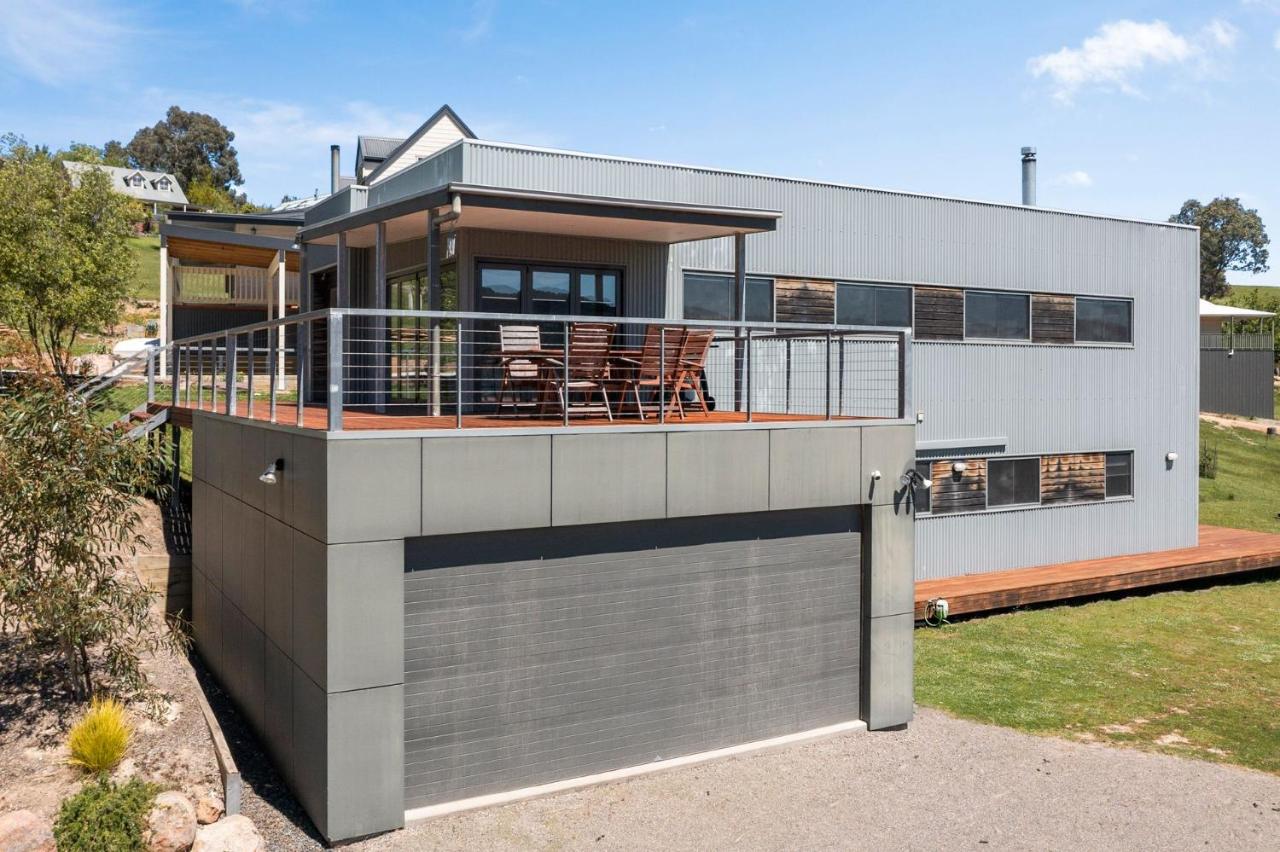 Black Diamond - Merrijig - Sleeps 14 - Ferienwohnung