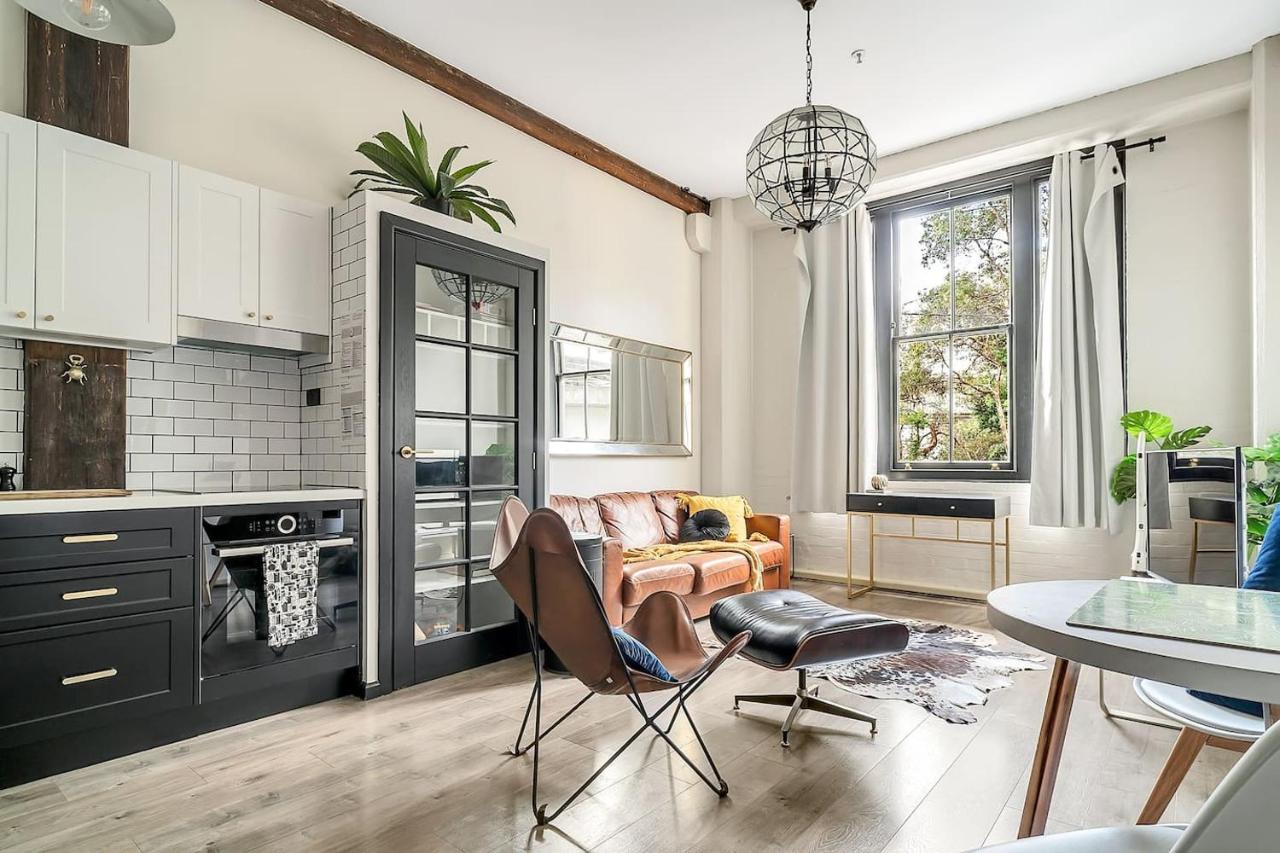 The Stylist's House - A Chic Inner City Landmark - B&B