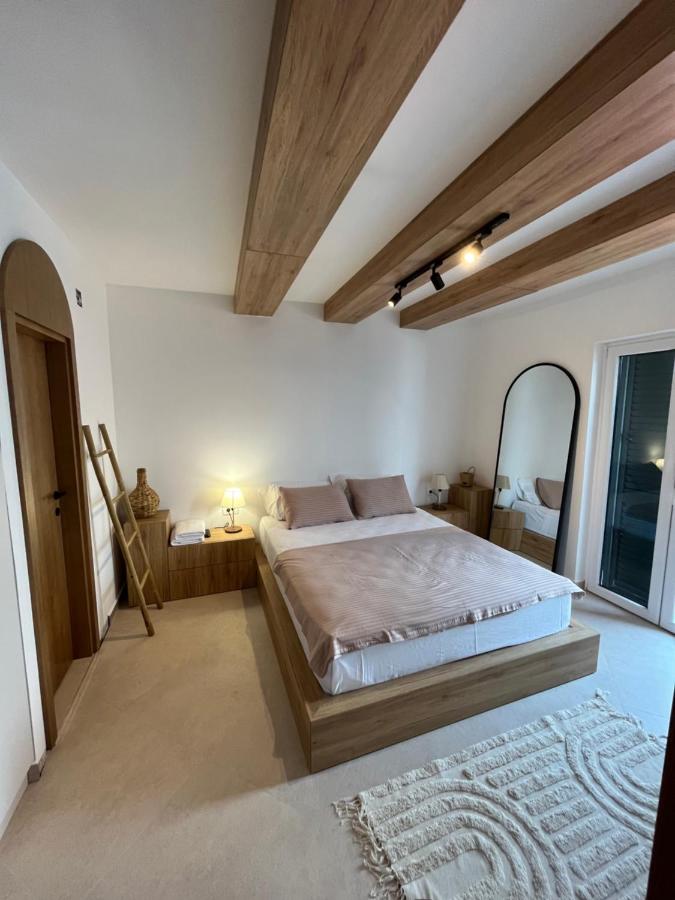Apartment mit Balkon
