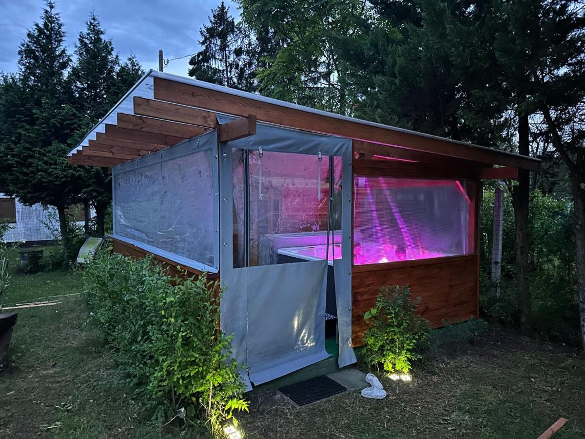 Holiday home with Jakuzzi and Sauna - B&B