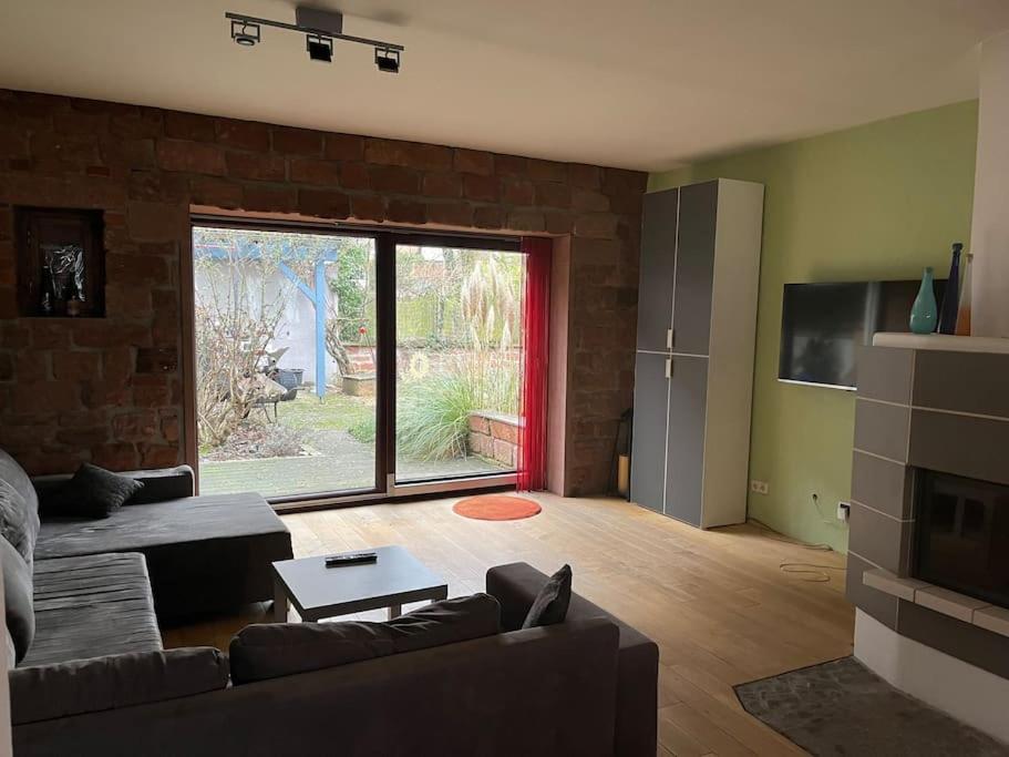 Schöne Wohnung mit Gartennutzung - Bed and Breakfast Kaiserslautern