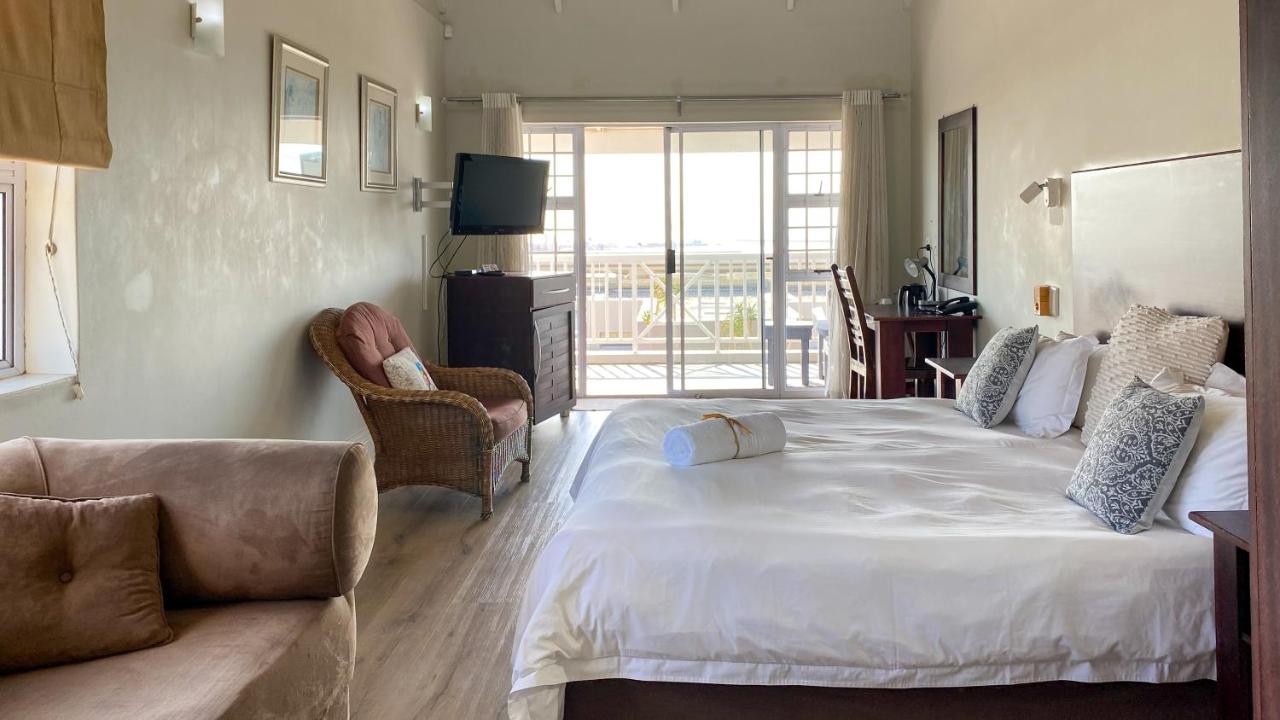 King Room with Sofa Bed
