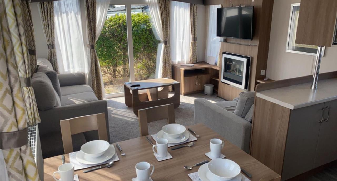 B&B Berrow - 8 Berth Static Caravan - Holiday Resort Unity Brean - Bed and Breakfast Berrow