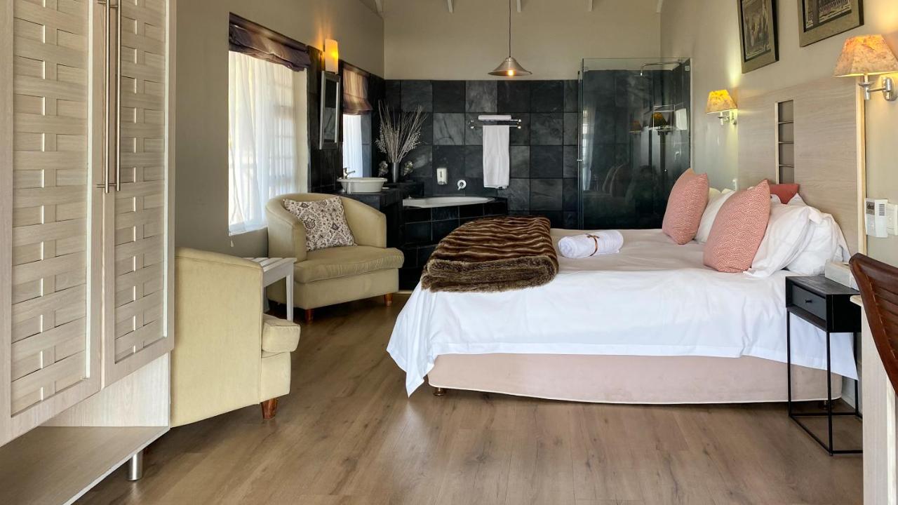 Honeymoon Suite