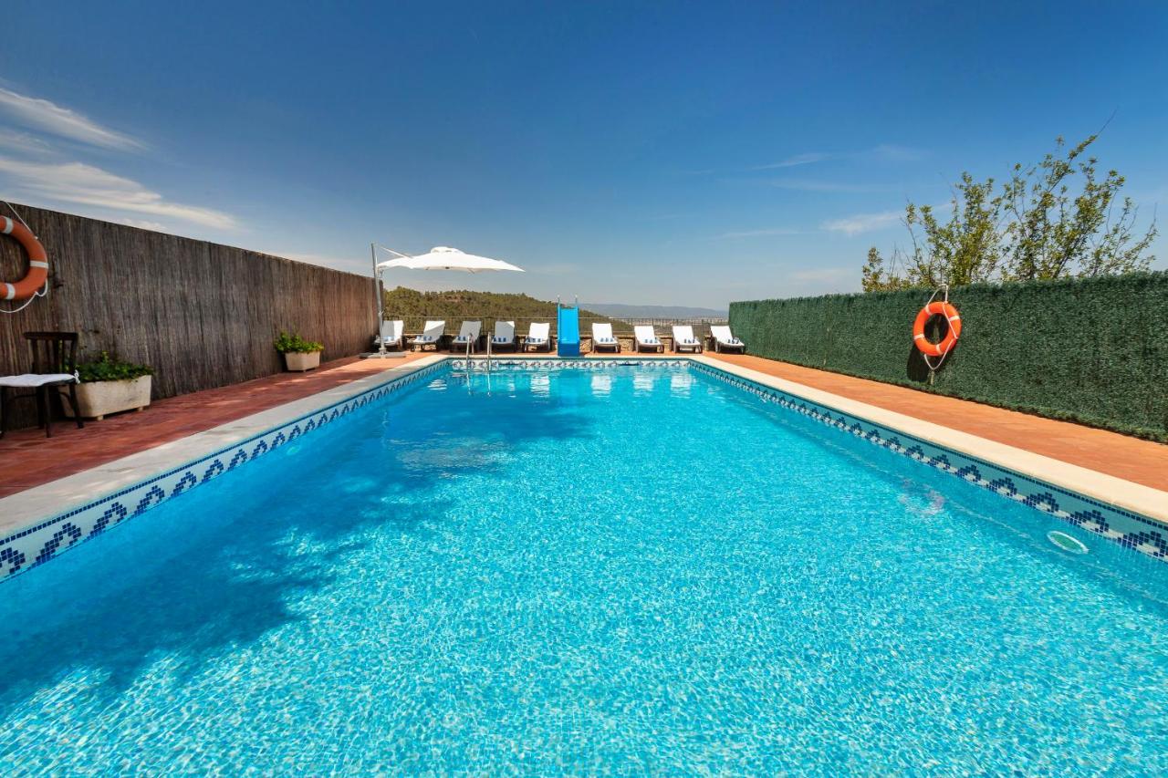 B&B Rocafort - 21 Sleeps Private Pool Villa & BBQ Near Barcelona - Bed and Breakfast Rocafort