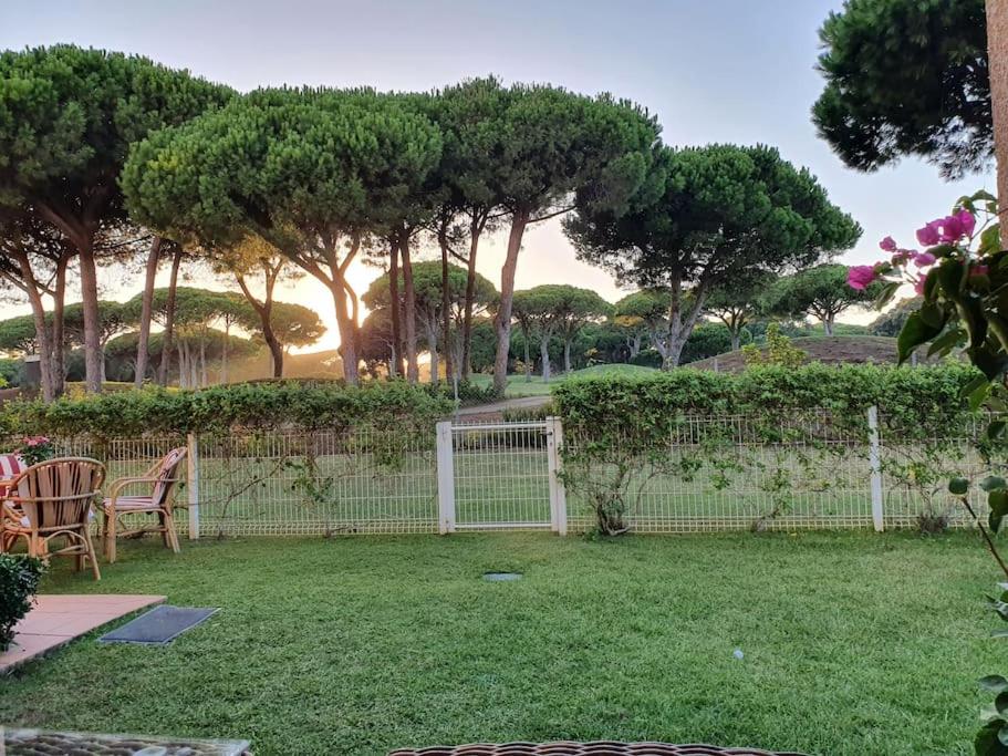 Magnífico Apartamento con jardin y vistas en Novo Sancti Petri - Chambres d'hôtes Cadix