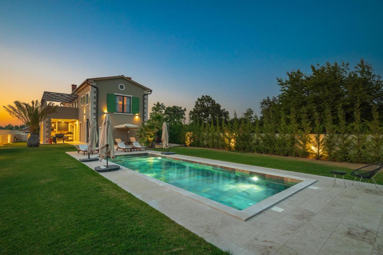 Villa Linnelle seaview- Rovinj, heated pool - B&B Burići