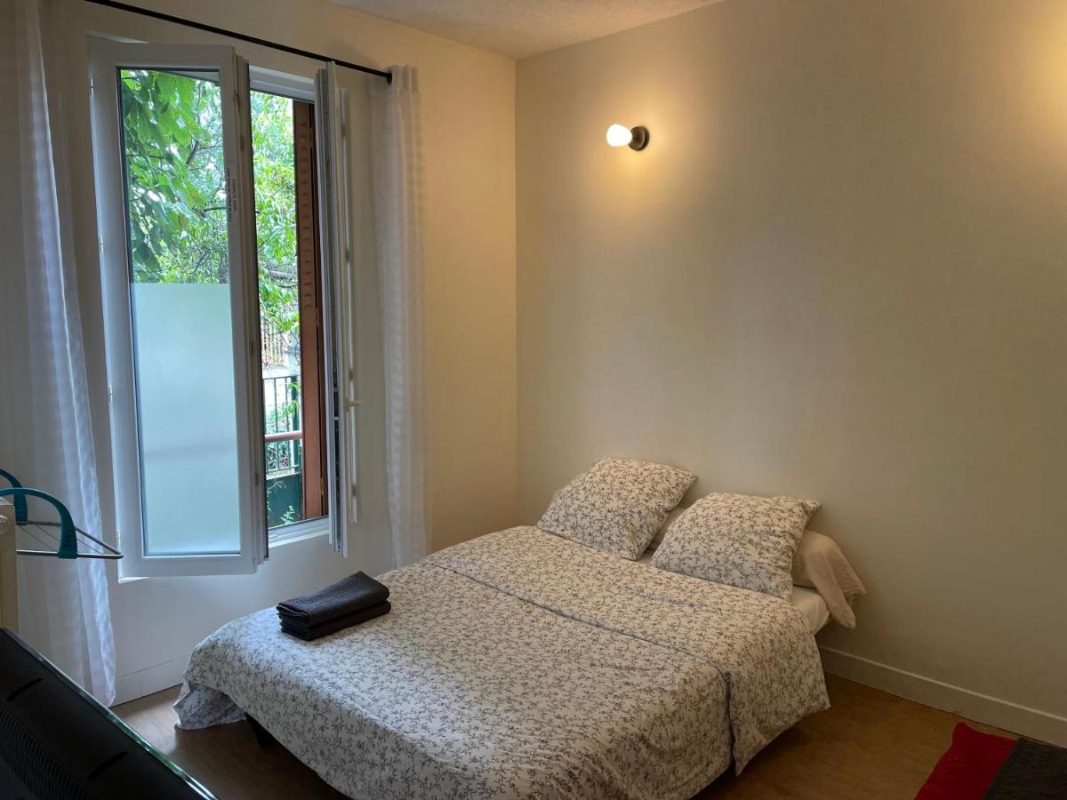 B&B Neuilly-sur-Marne - CHAMBRE dans une maison partagée - Bed and Breakfast Neuilly-sur-Marne