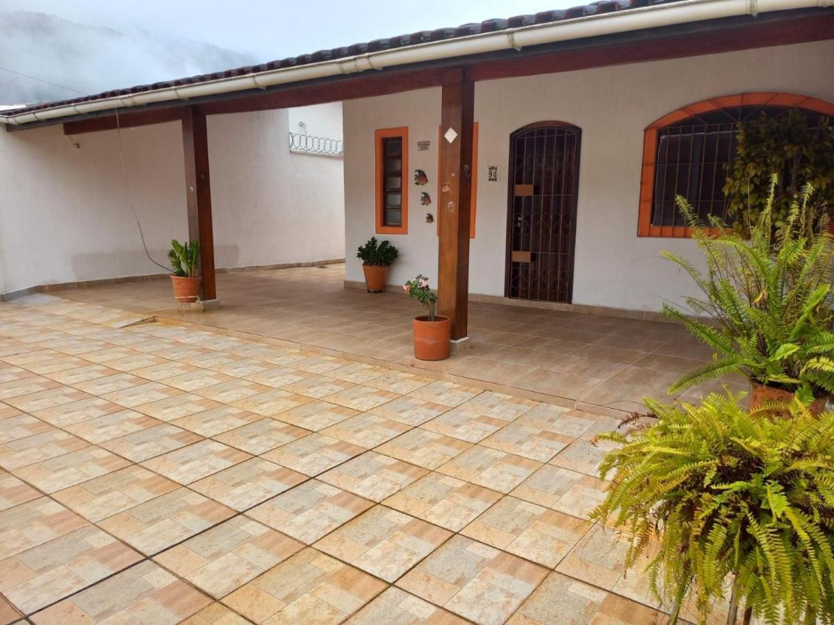 Linda casa c/churrasqueira na praia PerequêAçu 057 - B&B