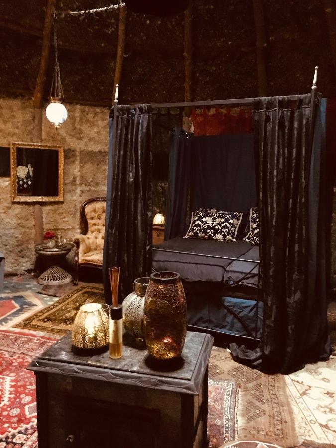 Pet Friendly Romantic Forest Lodge 1001-Night
