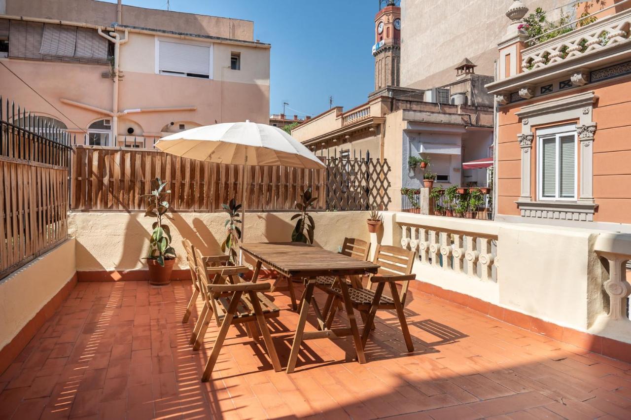 Cozy Apartment with Terrace in Gracia, Barcelona Local Life - Chambres d'hôtes Barcelone
