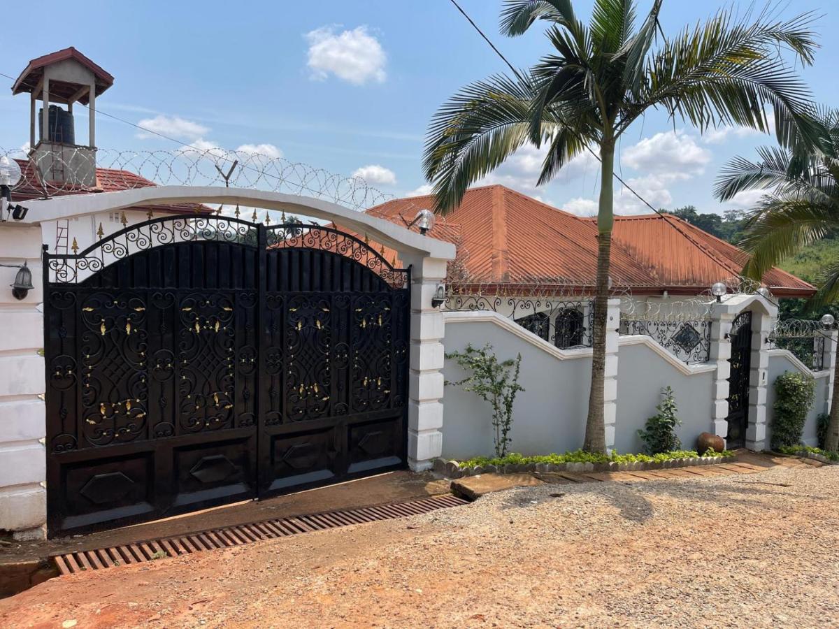 PEACE GUEST HOUSE - B&B Yaoundé