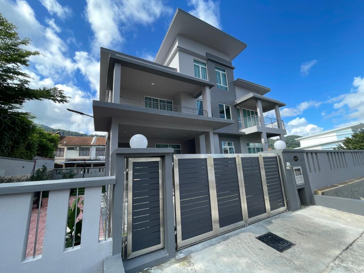 Private Pool Retreat, Langkawi Villa w/ Karaoke by Zervin - B&B Kuah