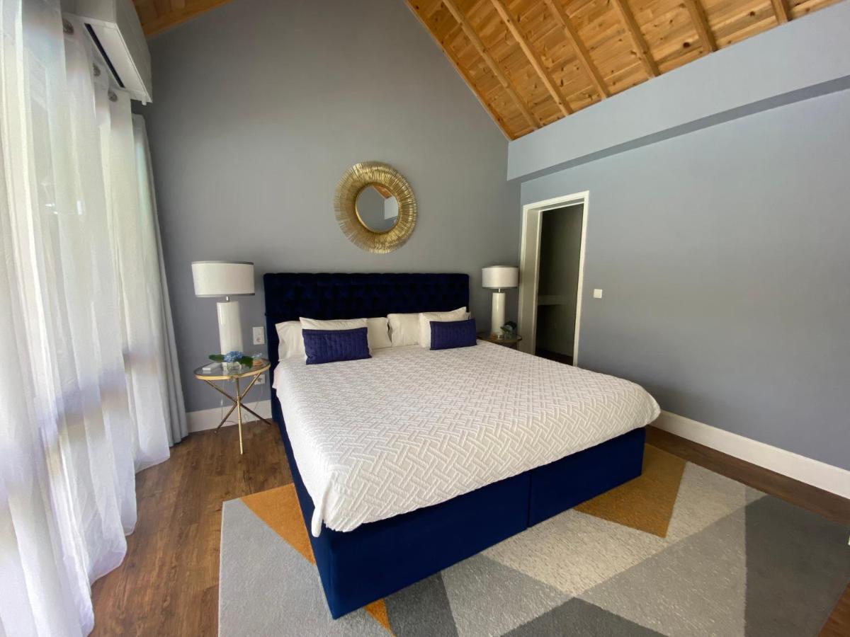 King Room with Pool View