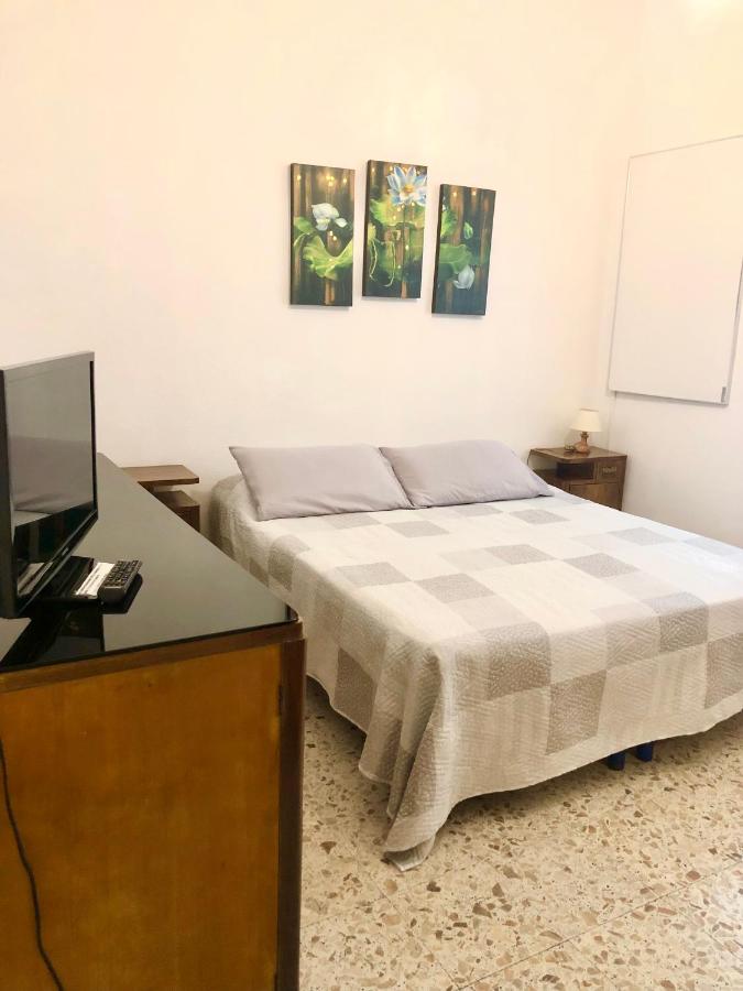 Doppel-/Zweibettzimmer mit Gemeinschaftsbad