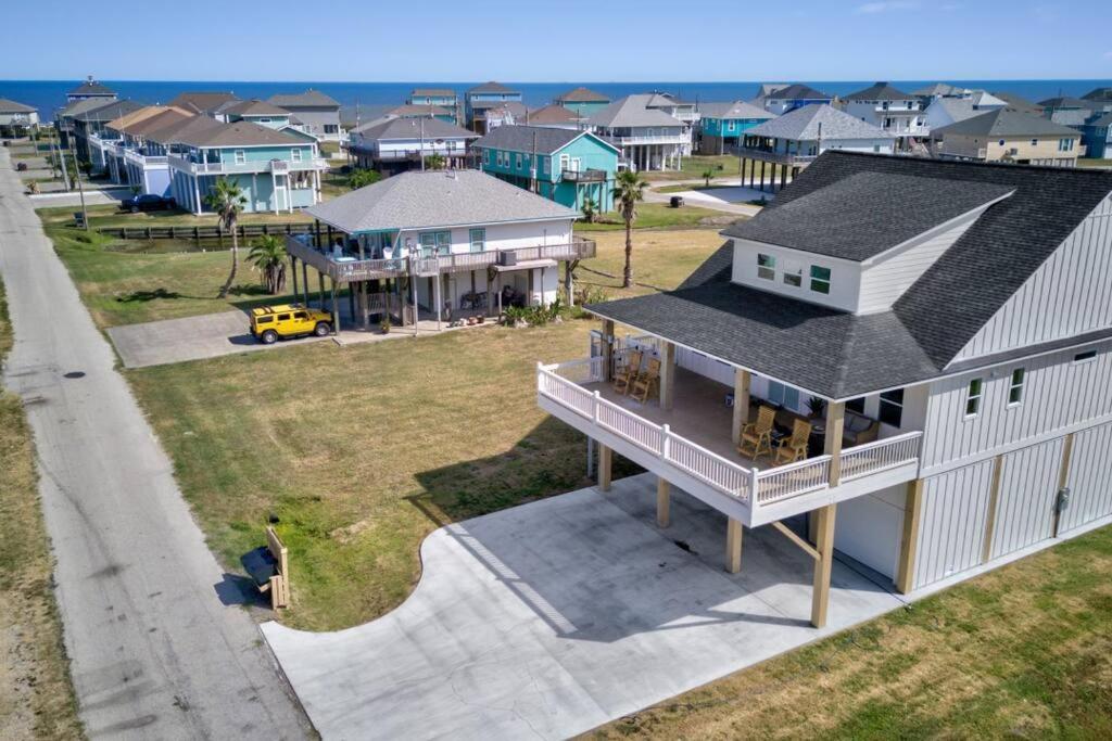 B&B Bolivar Peninsula - Walk to Beach, King Bed, Golf Cart, Sea the Light - Bed and Breakfast Bolivar Peninsula