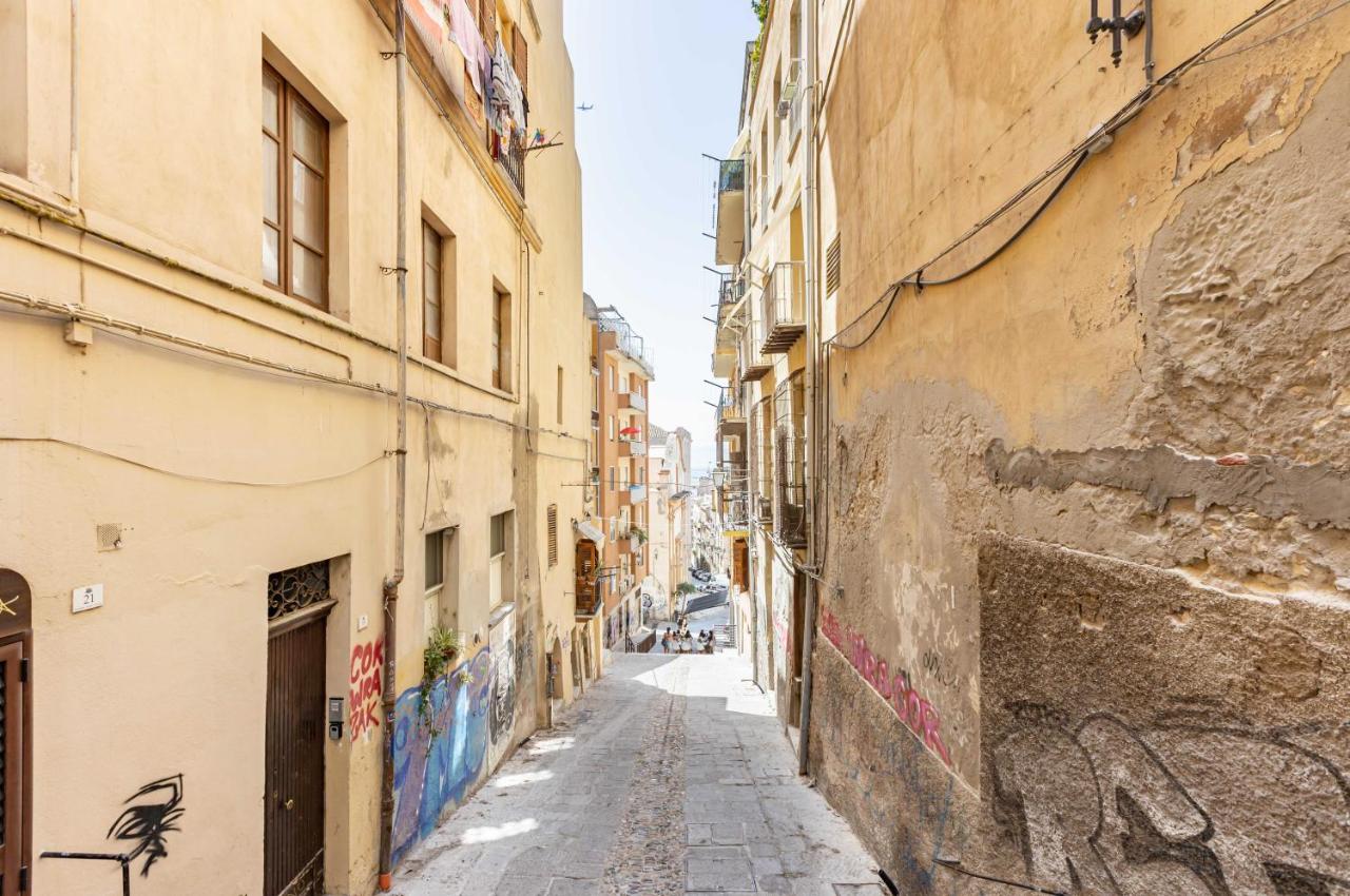 Scalette- Cagliari Historic Central Apartment! - B&B
