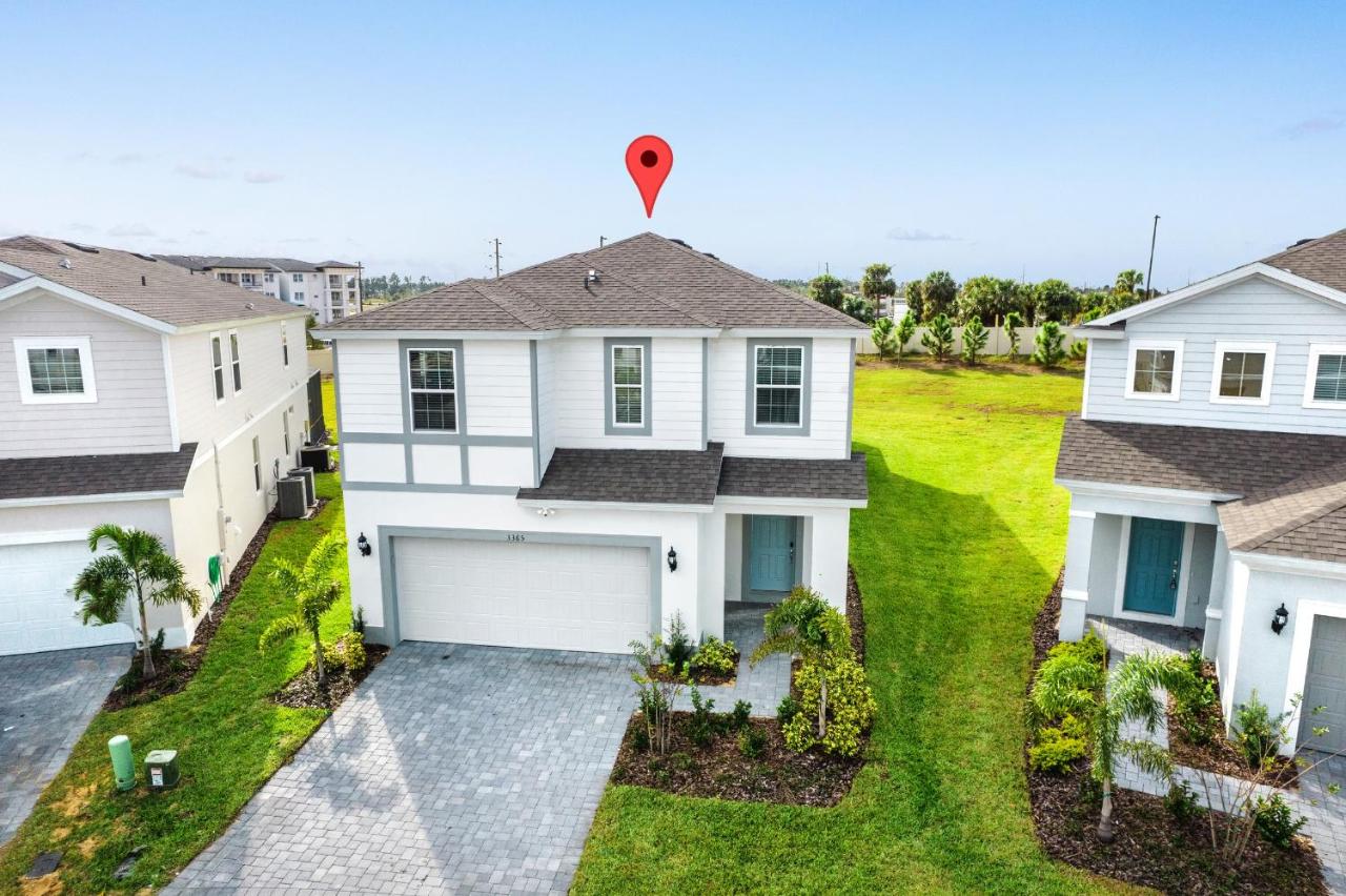 Perfect Private Home by Disney! No Back Neighbor & No Carpet! Heatable Pool&Spa! Games & Themed Rooms! - Chambres d'hôtes Davenport