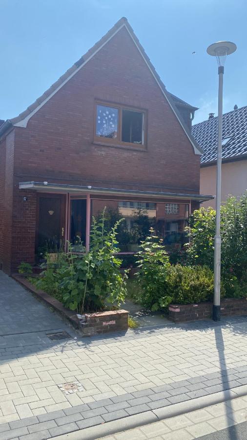 PrivArtZimmer 'Ausfahrt freihalten' - Chambres d’hôtes