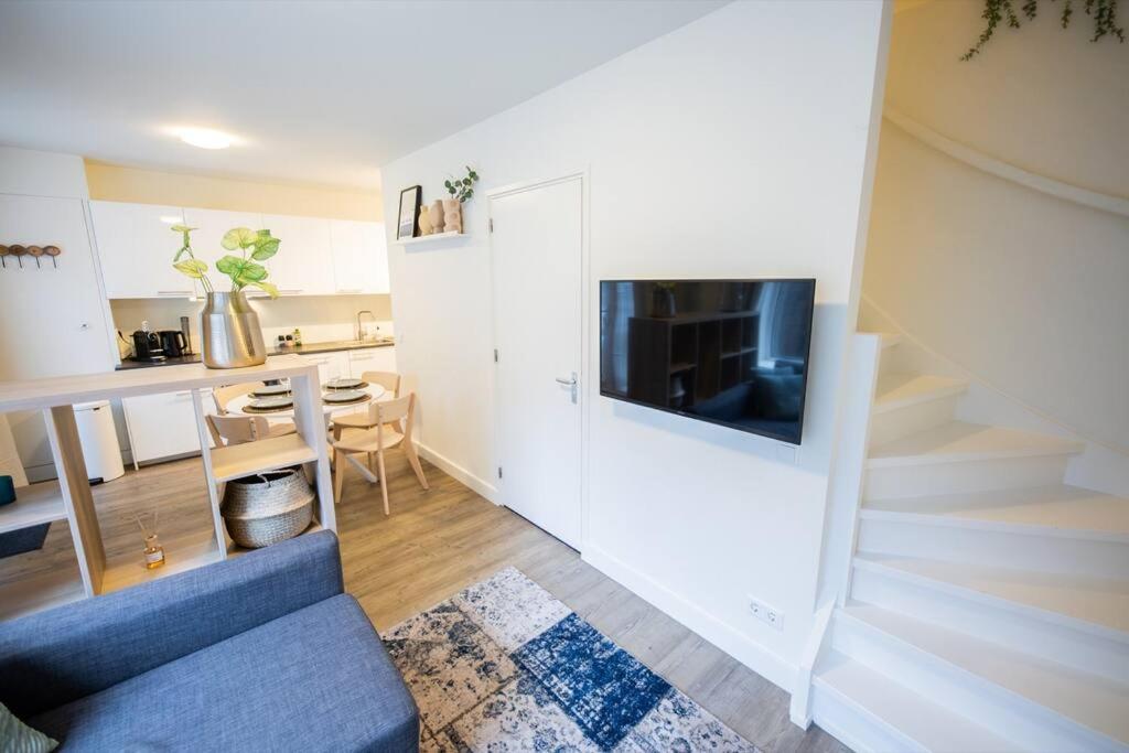 B&B Eindhoven - Magnificent Two Bedroom Apartment - Bed and Breakfast Eindhoven