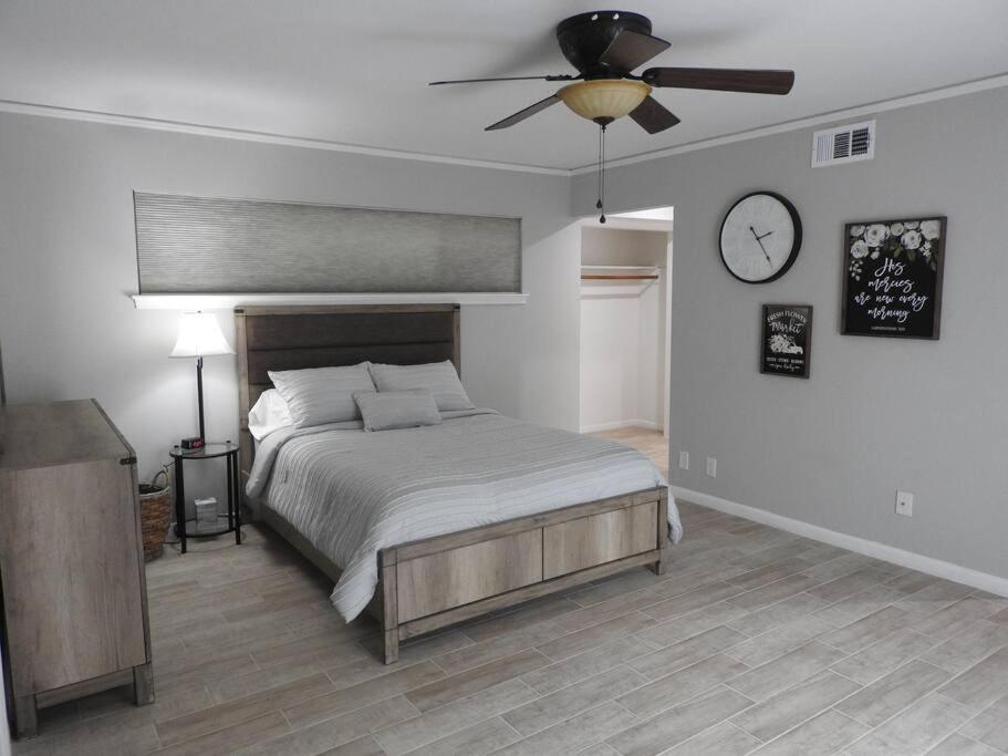 Newly Renovated Braeswood Gem -Near Medical Center - Chambres d'hôtes Houston