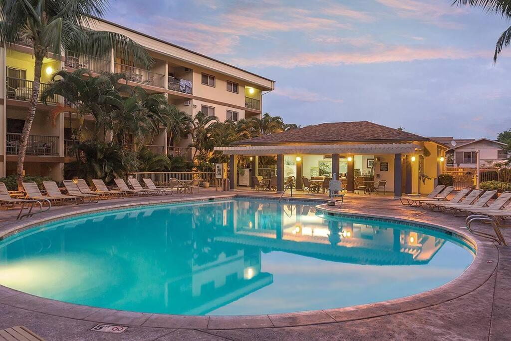 Beautiful 2 bedroom Condo @ Kona! - B&B