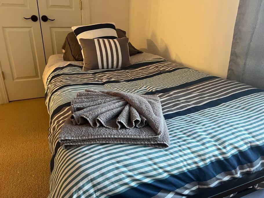 Massive LUX 3BR Ski ON/OFF Condo on MTN.Sleeps 12! - B&B Hunter