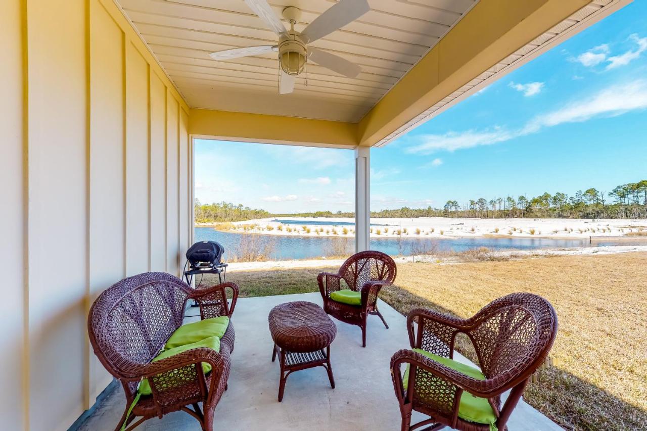 WindMark Beach Sharktooth Treasures - Bed and Breakfast