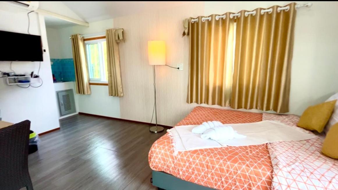 ปูณิสาวิลล่าPoonisavilla - B&B Ban Khlong Kao
